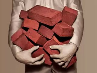 При хронических запорах средства из народа обязательно помогут