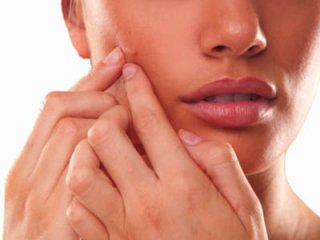 Справиться с фурункулами помогут народные средства